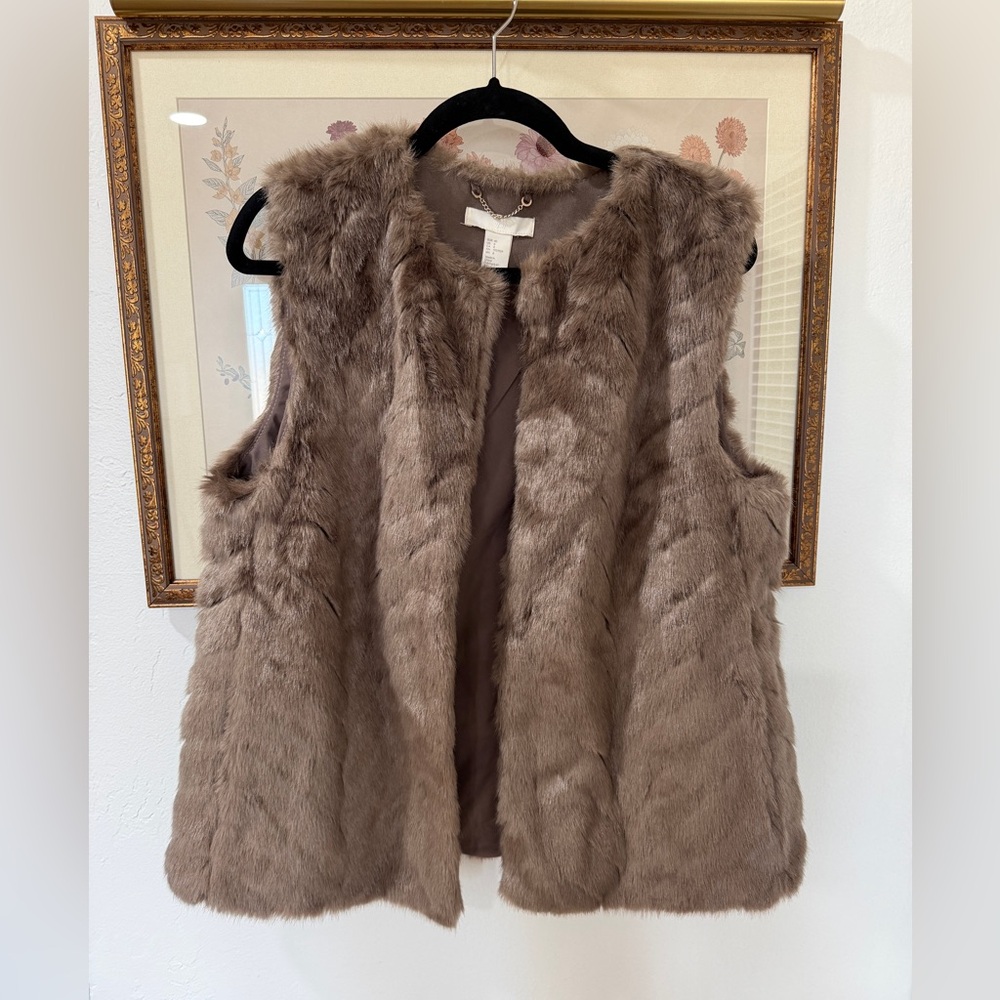EUC H&M Faux Fur Vest in Brown